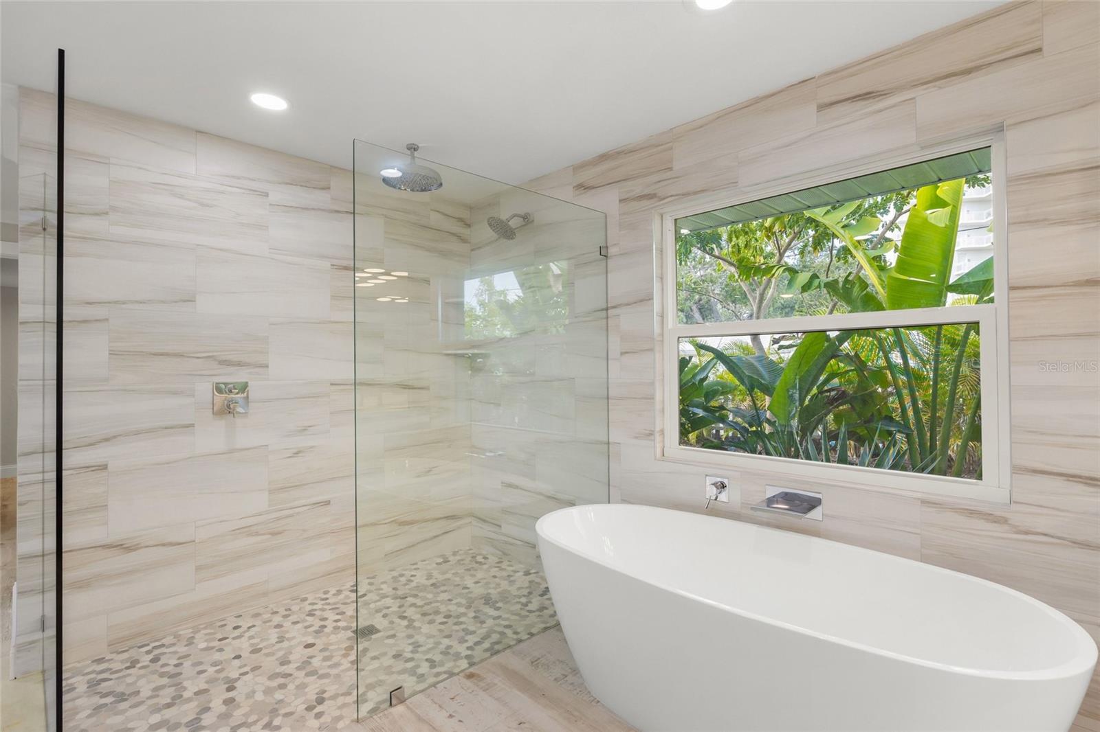 Listing photo id 9 for 1240 Solitude Lane