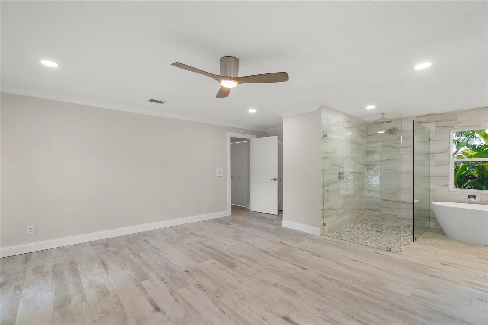 Listing photo id 10 for 1240 Solitude Lane