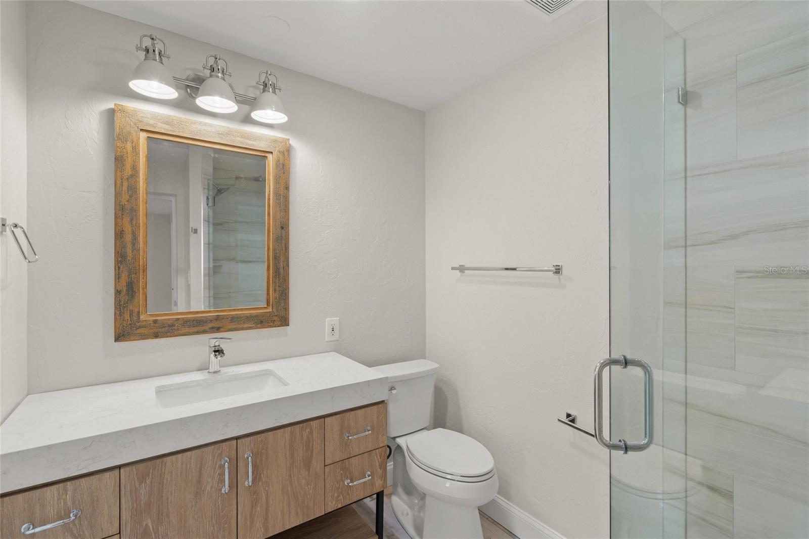 Listing photo id 13 for 1240 Solitude Lane