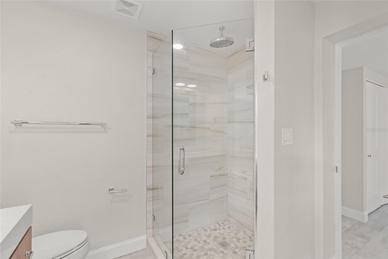 Listing photo id 14 for 1240 Solitude Lane