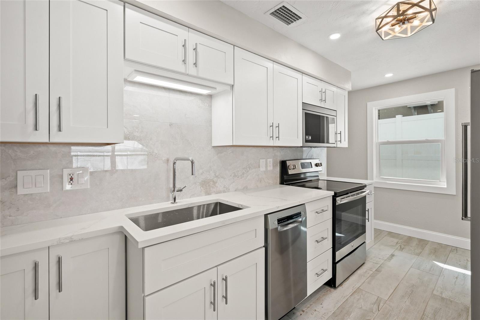 Listing photo id 18 for 1240 Solitude Lane