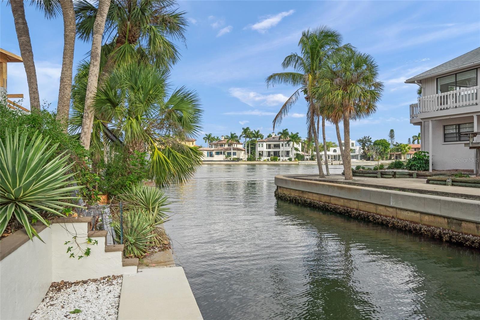 Listing photo id 23 for 1240 Solitude Lane