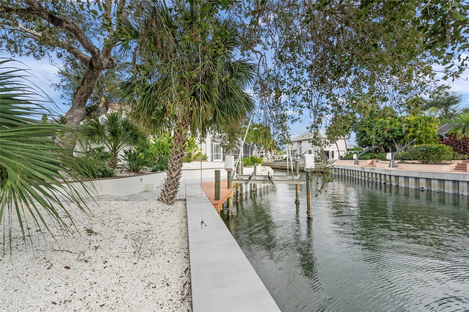 Listing photo id 24 for 1240 Solitude Lane