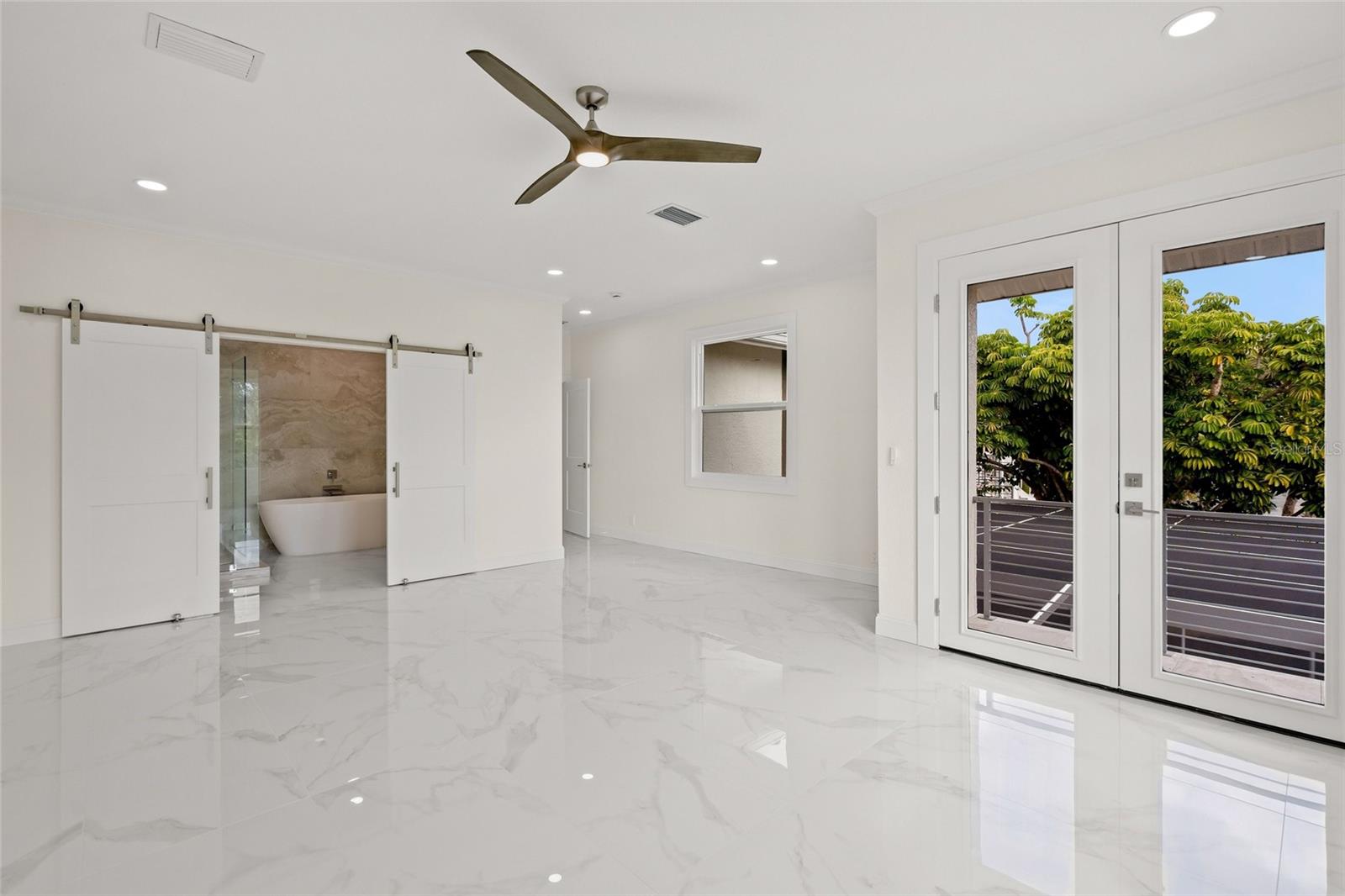 Listing photo id 39 for 1240 Solitude Lane