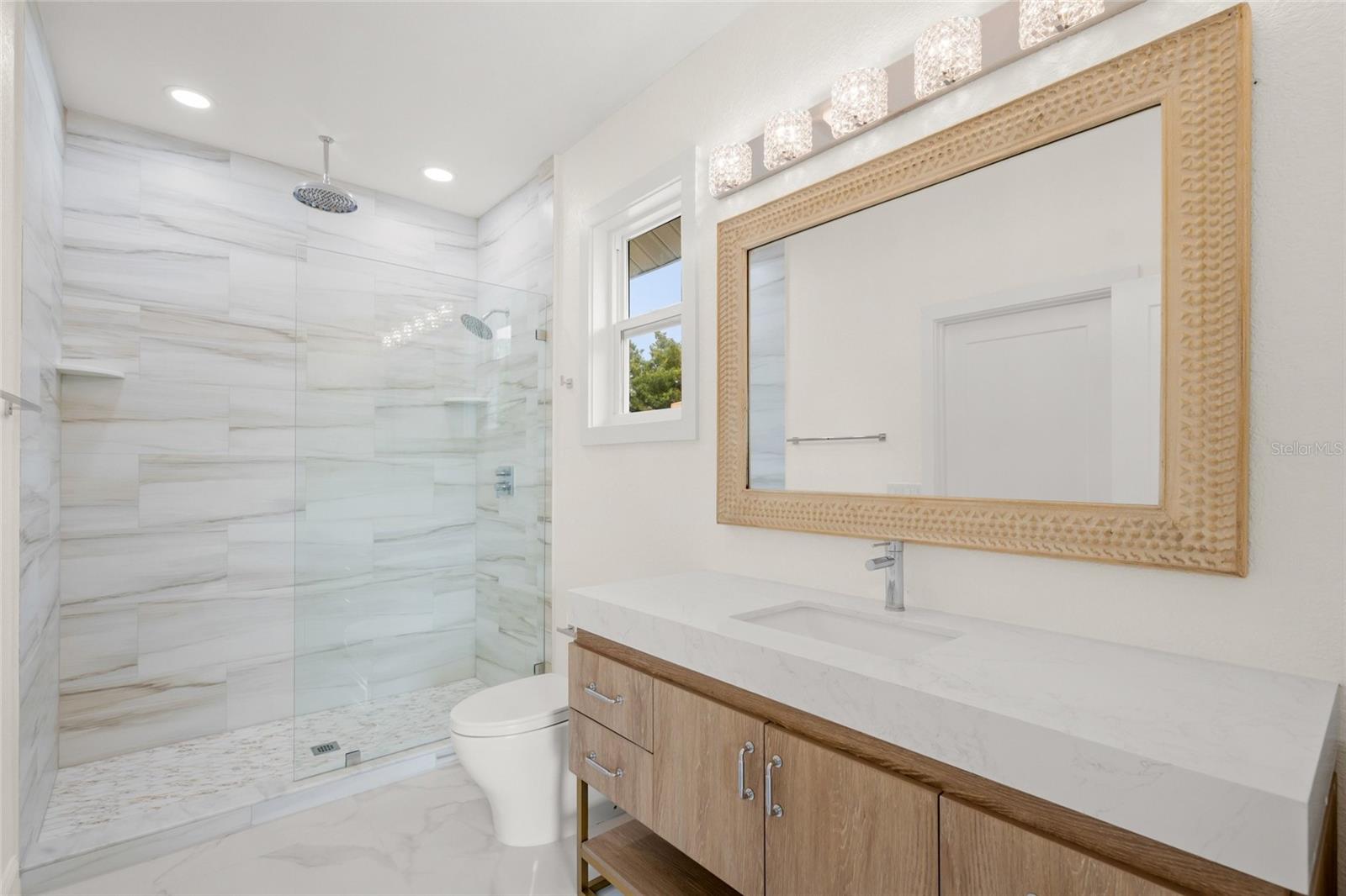 Listing photo id 42 for 1240 Solitude Lane