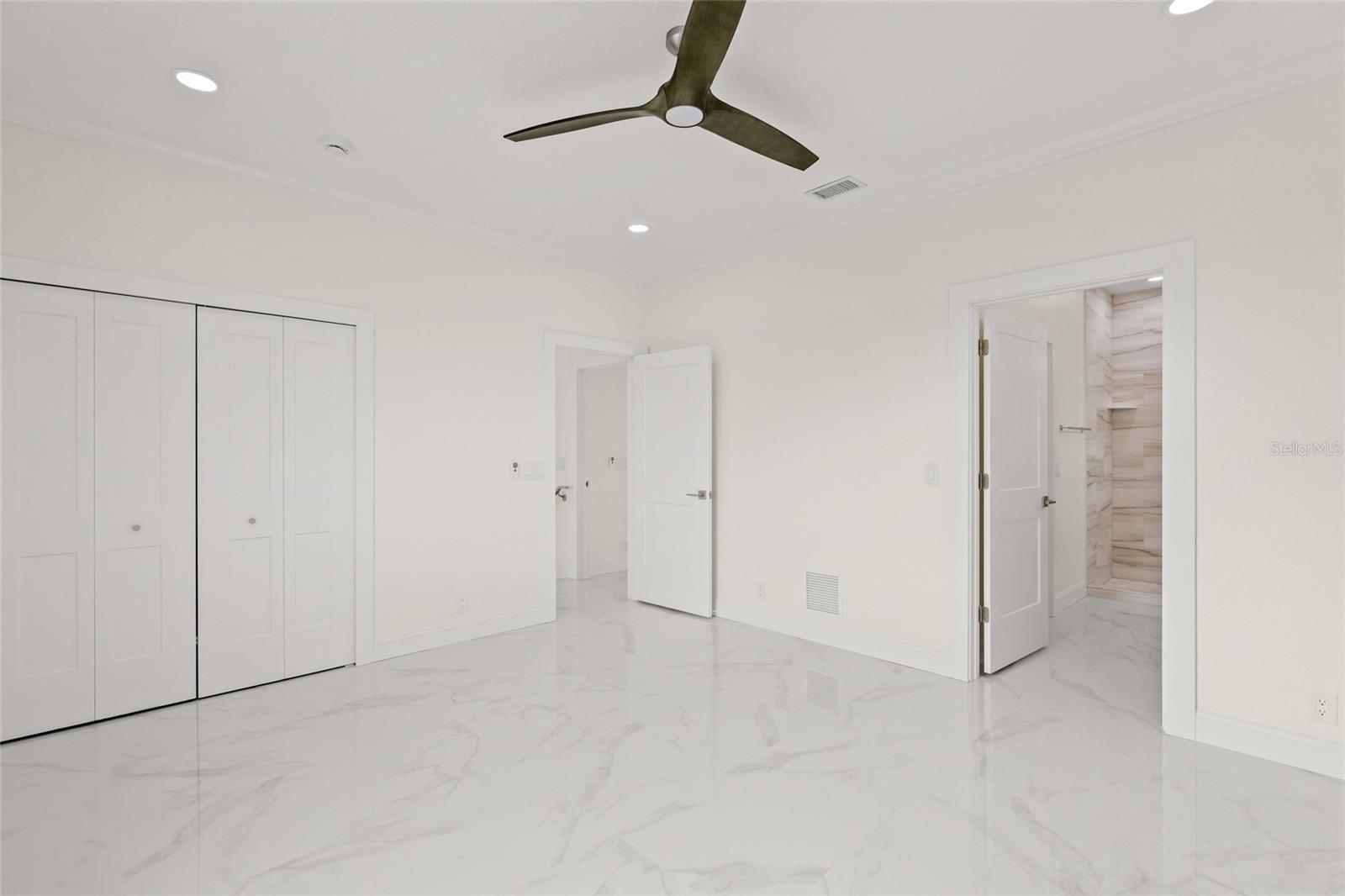 Listing photo id 43 for 1240 Solitude Lane