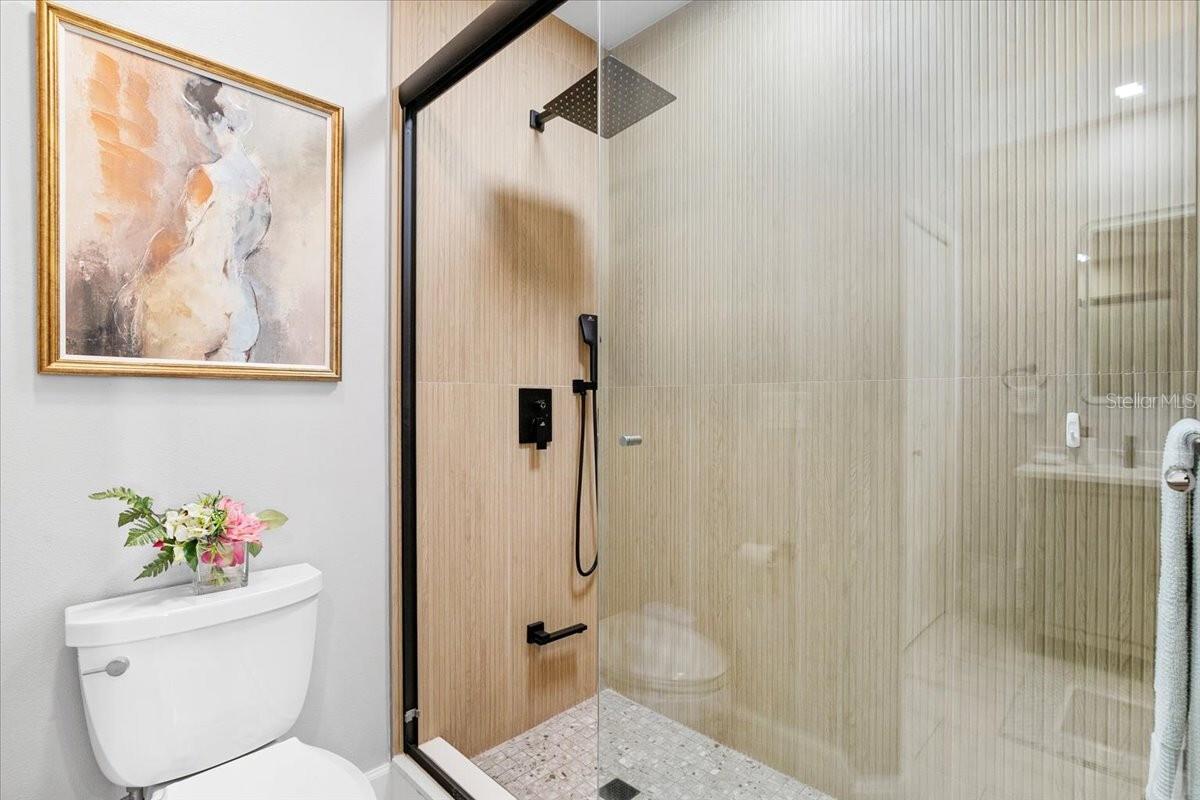 Image 15 of 24 For 5450 Eagles Point Circle 404