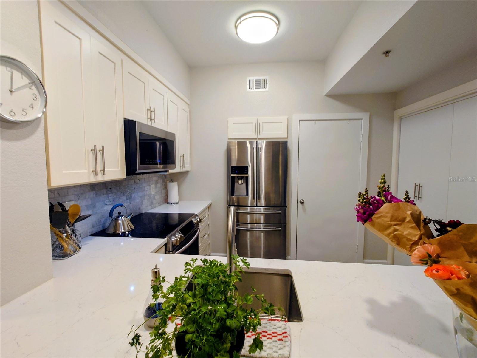 Image 11 of 47 For 200 4th Avenue S 130