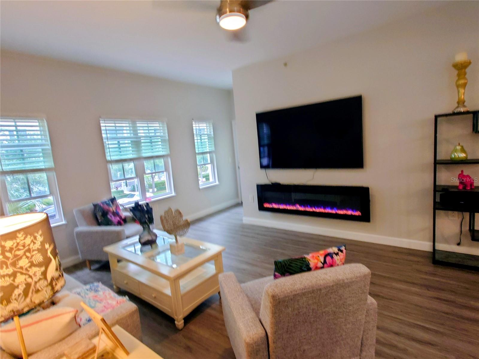 Image 13 of 47 For 200 4th Avenue S 130