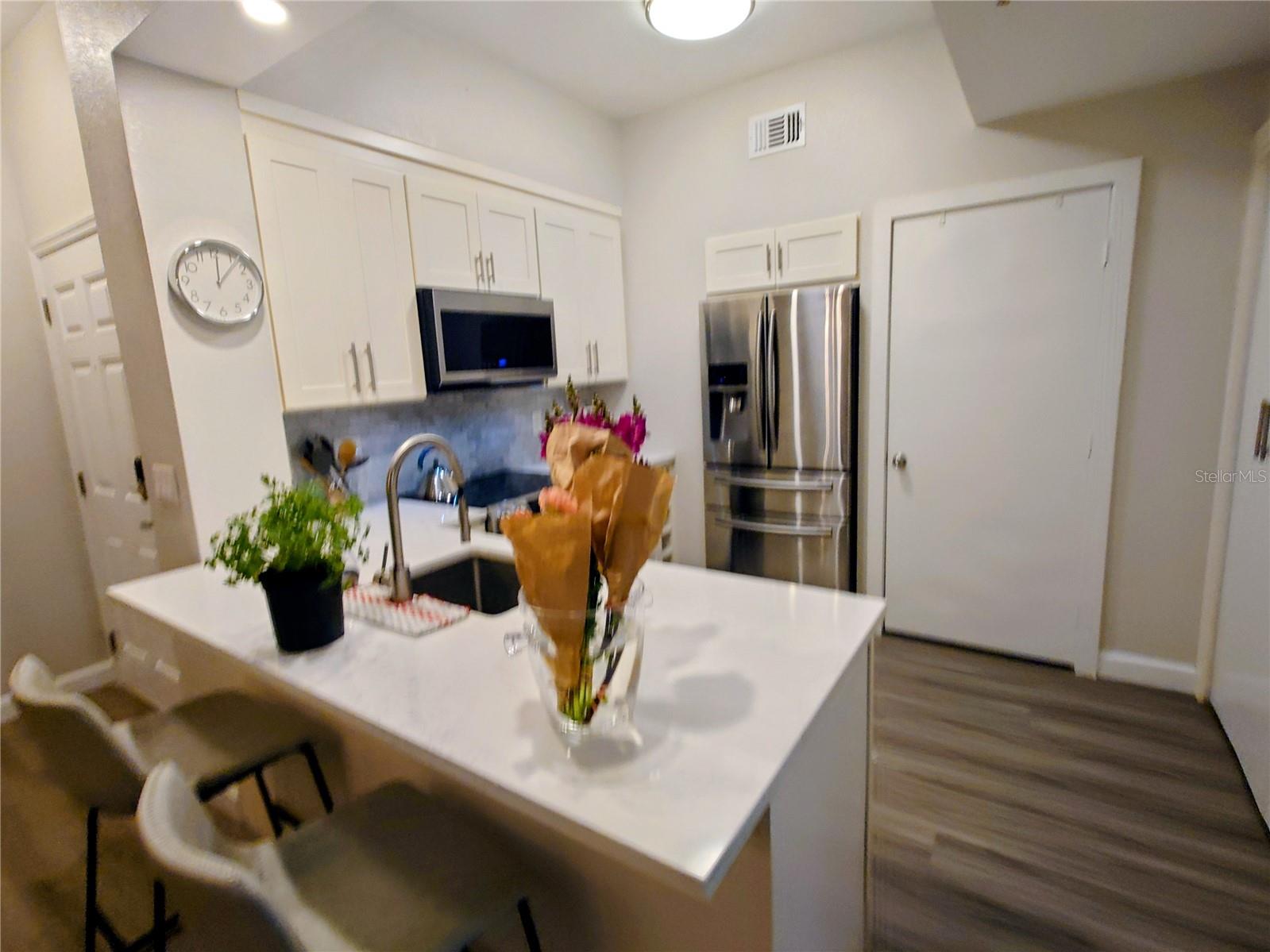 Image 19 of 47 For 200 4th Avenue S 130