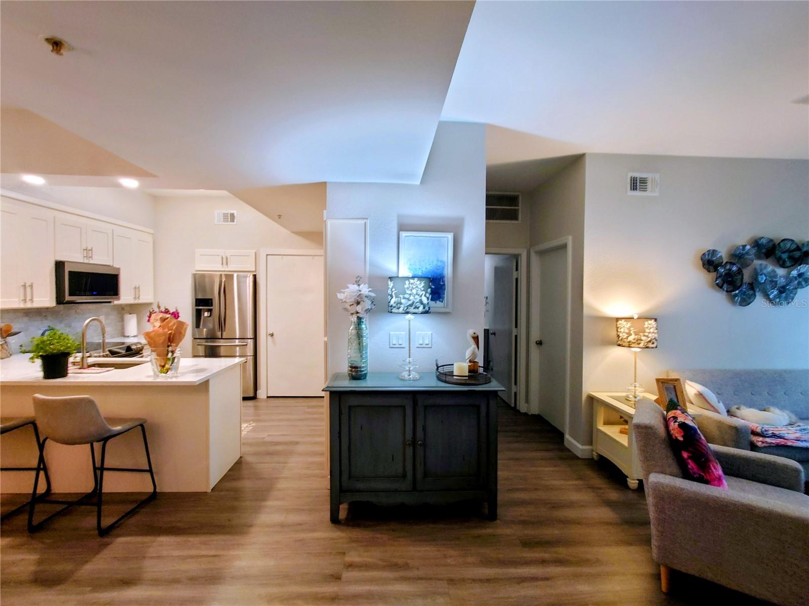 Image 21 of 47 For 200 4th Avenue S 130