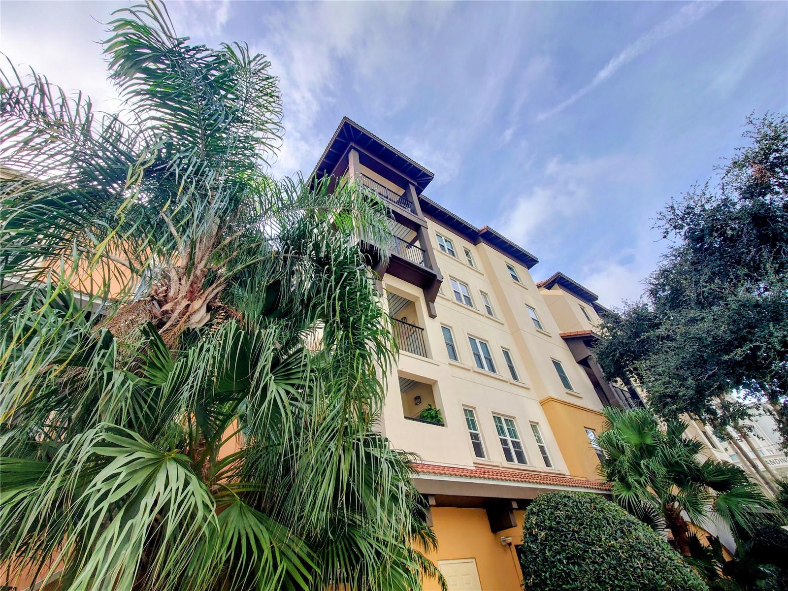 Image 26 of 47 For 200 4th Avenue S 130