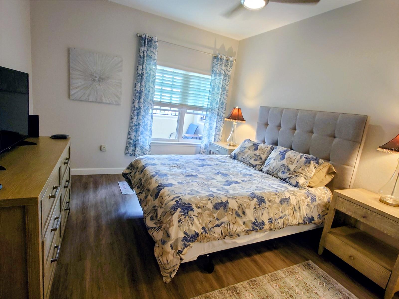 Image 28 of 47 For 200 4th Avenue S 130