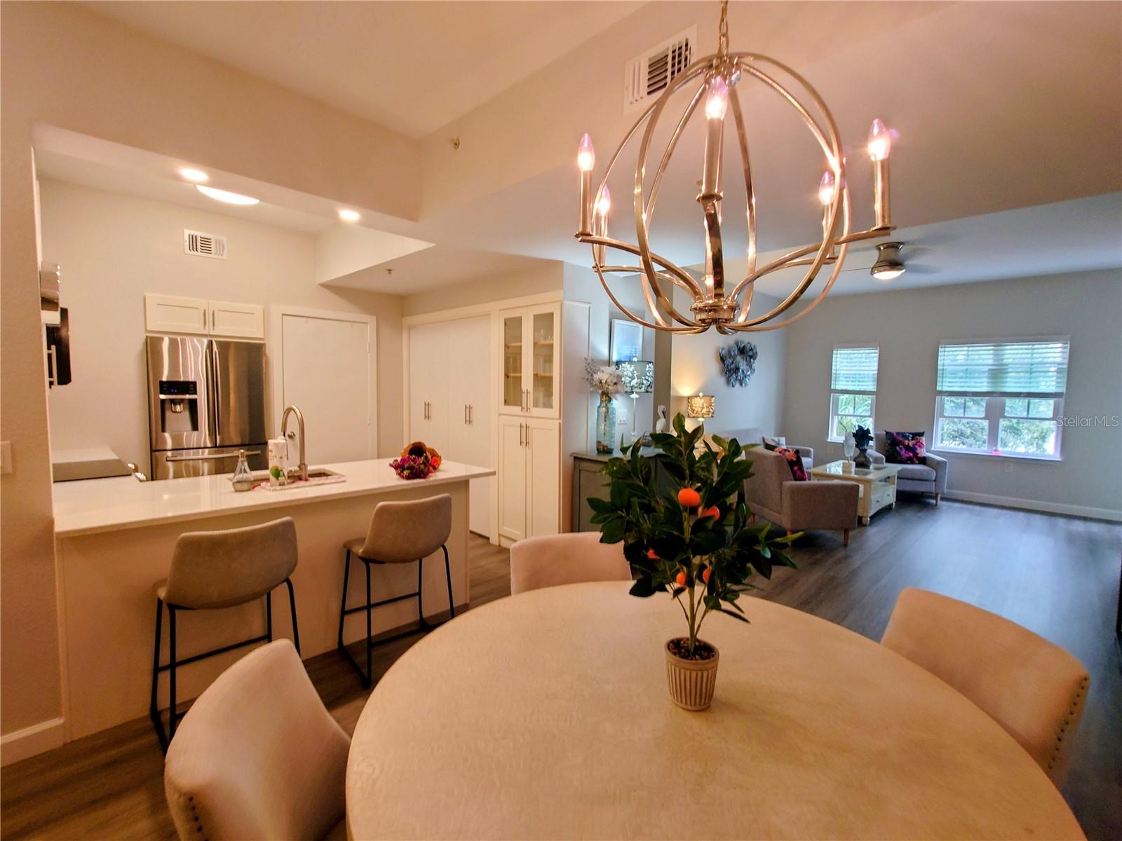 Image 5 of 47 For 200 4th Avenue S 130