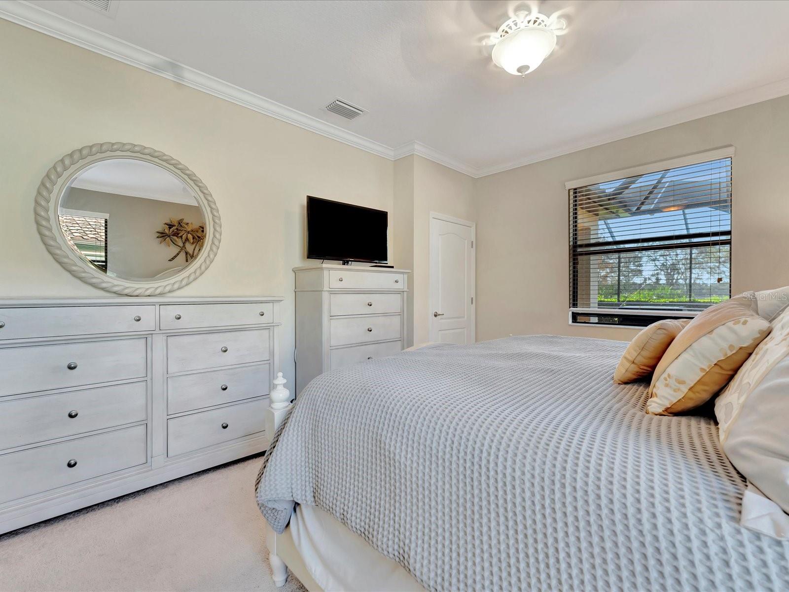 Image 13 of 36 For 6880 Willowshire Way