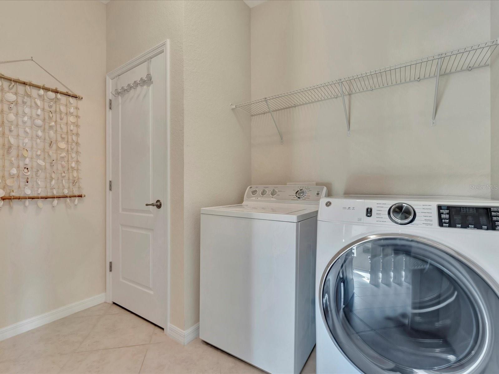 Image 21 of 36 For 6880 Willowshire Way