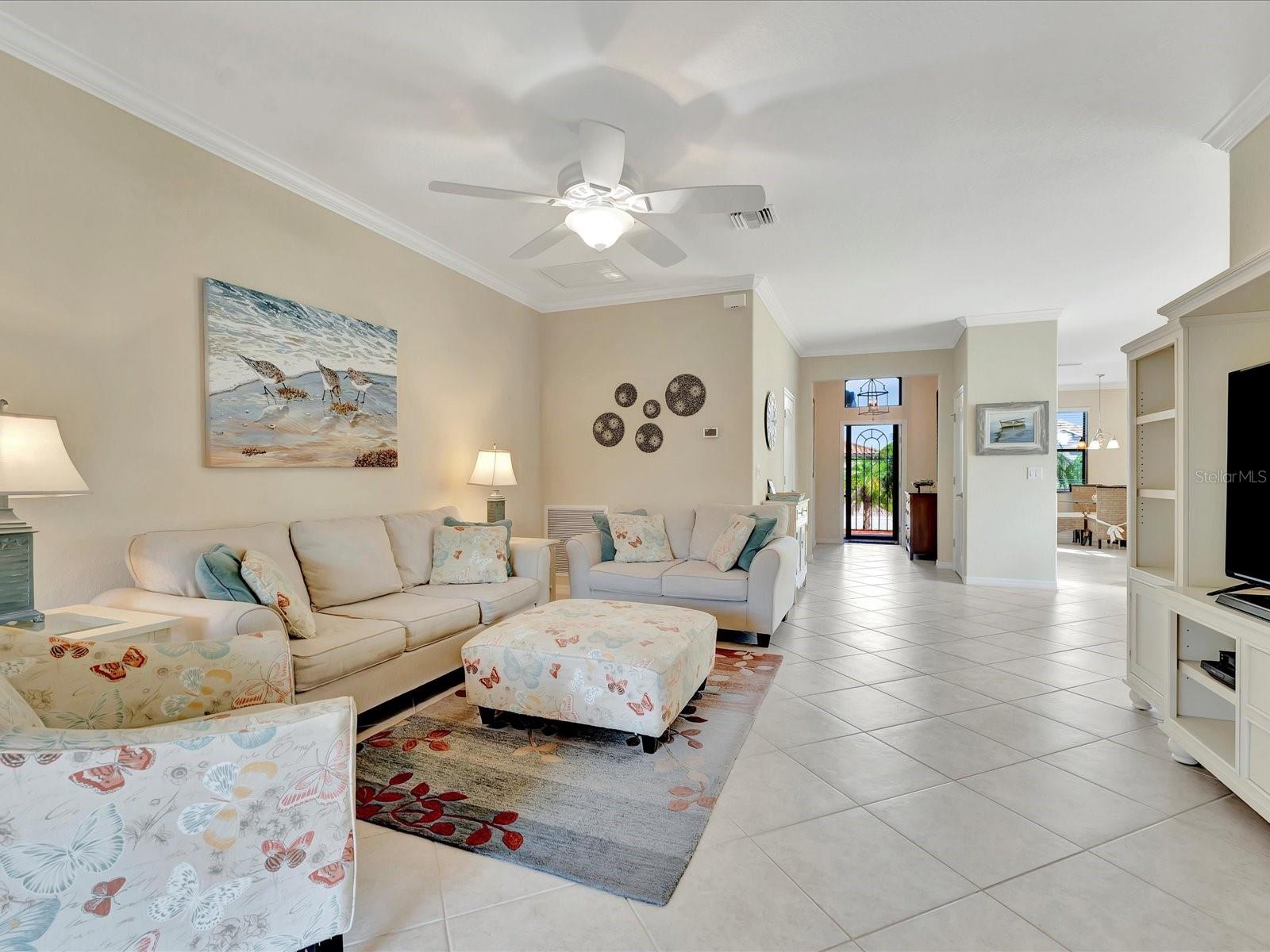 Image 8 of 36 For 6880 Willowshire Way