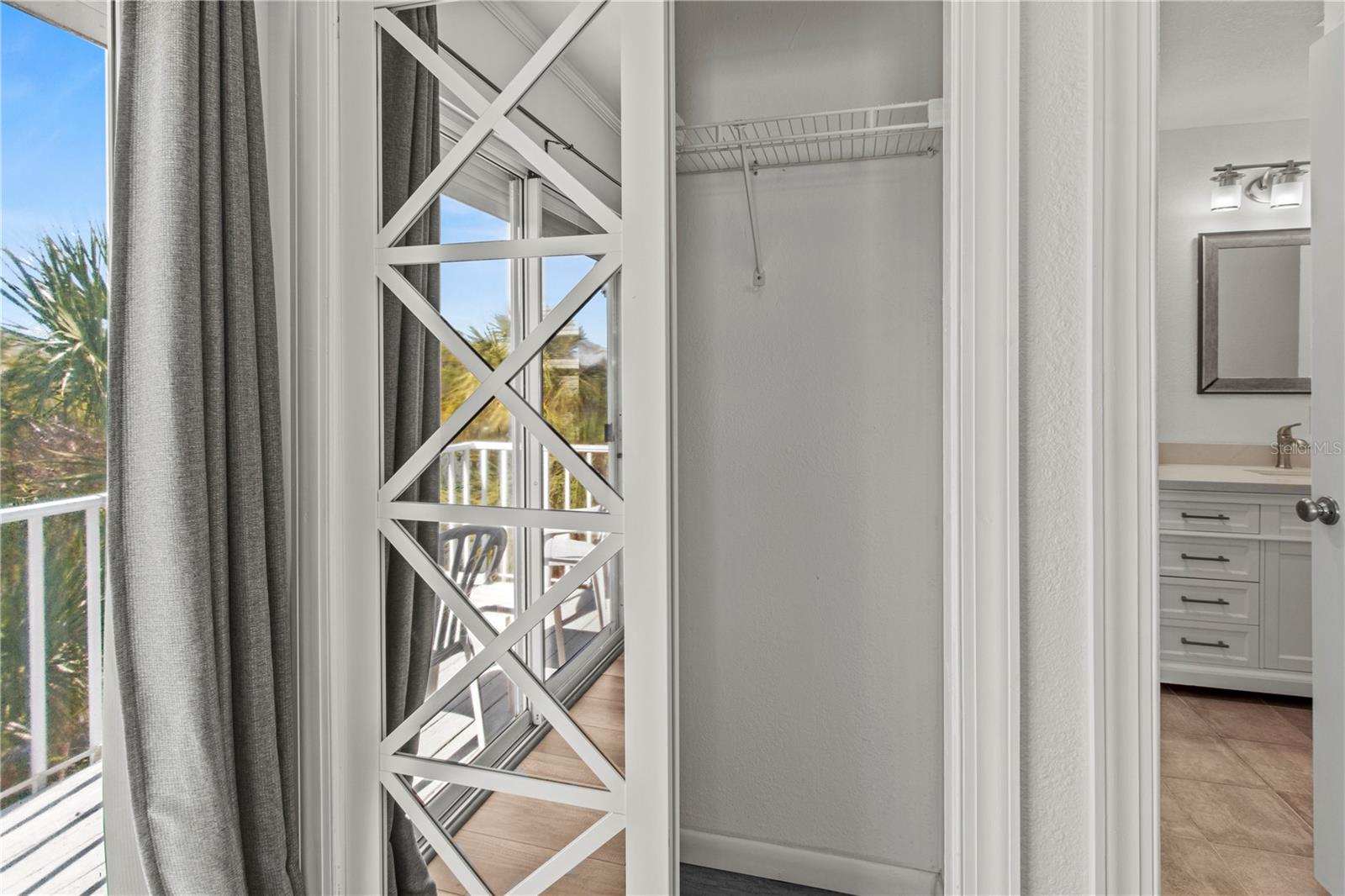 Image 10 of 52 For 6250 Holmes Boulevard 37