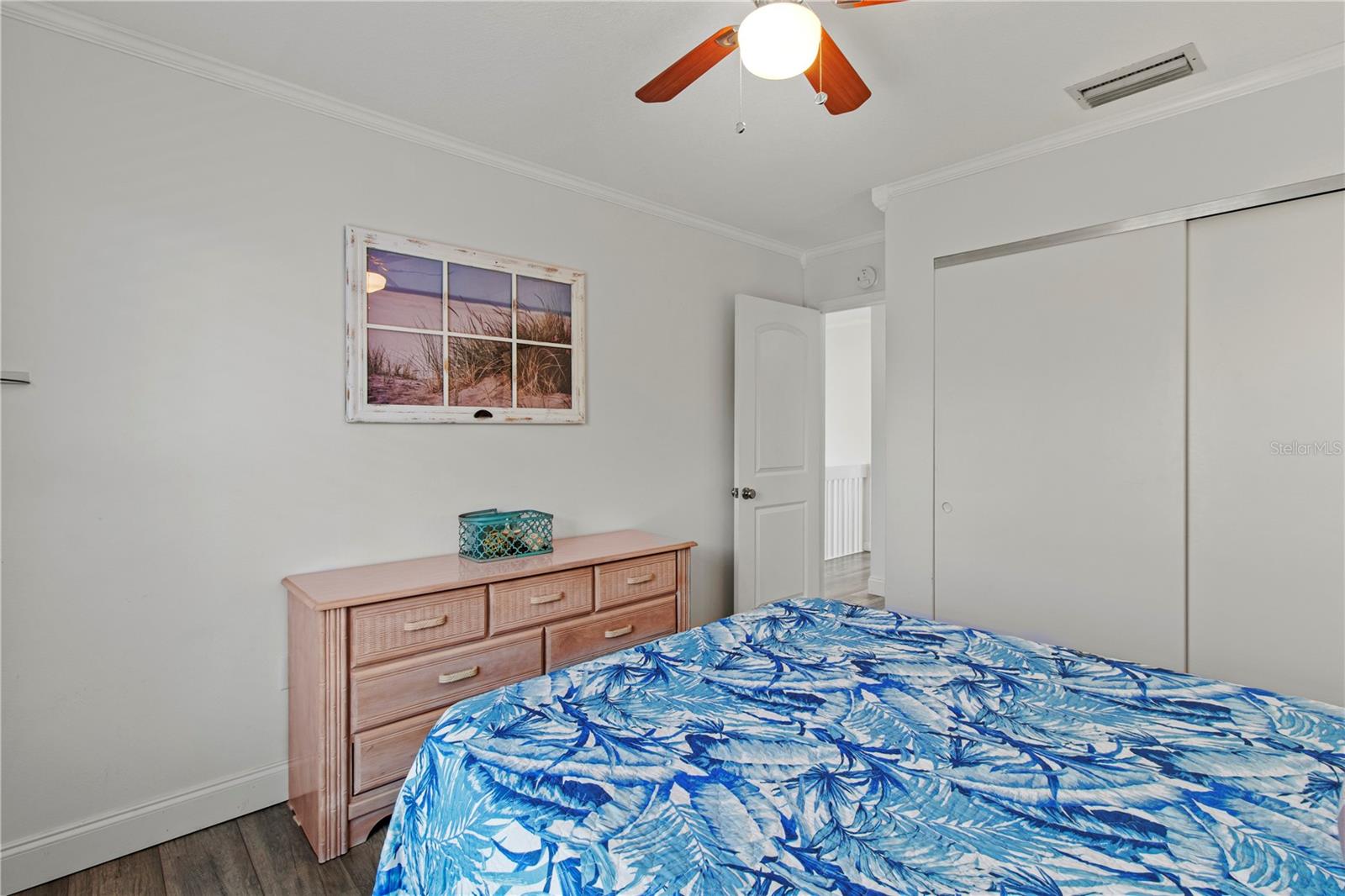 Image 15 of 52 For 6250 Holmes Boulevard 37