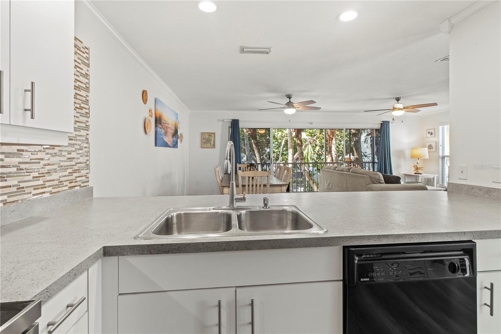 Image 35 of 52 For 6250 Holmes Boulevard 37