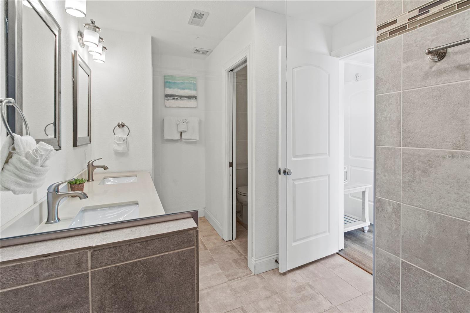 Image 4 of 52 For 6250 Holmes Boulevard 37