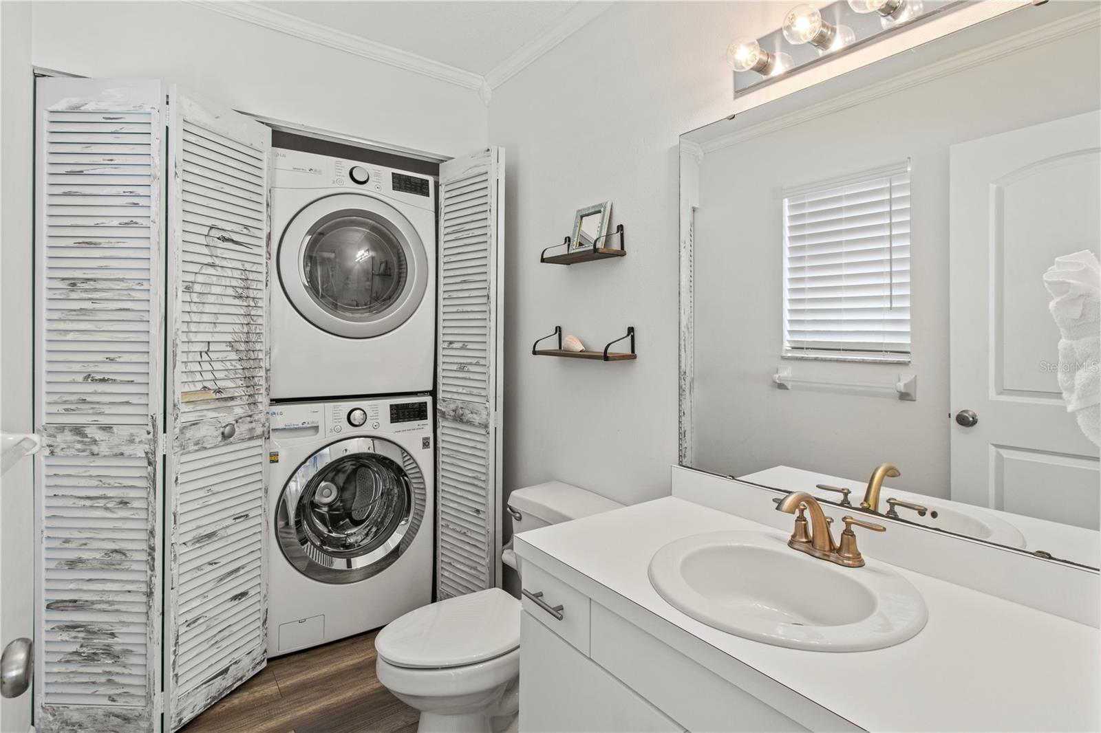 Image 41 of 52 For 6250 Holmes Boulevard 37