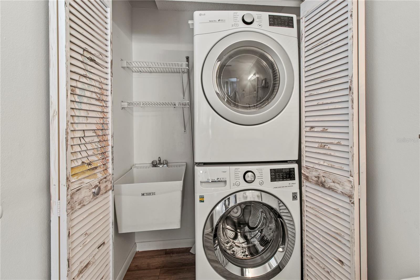 Image 42 of 52 For 6250 Holmes Boulevard 37