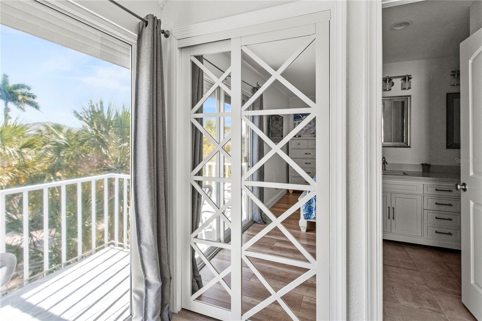 Image 9 of 52 For 6250 Holmes Boulevard 37