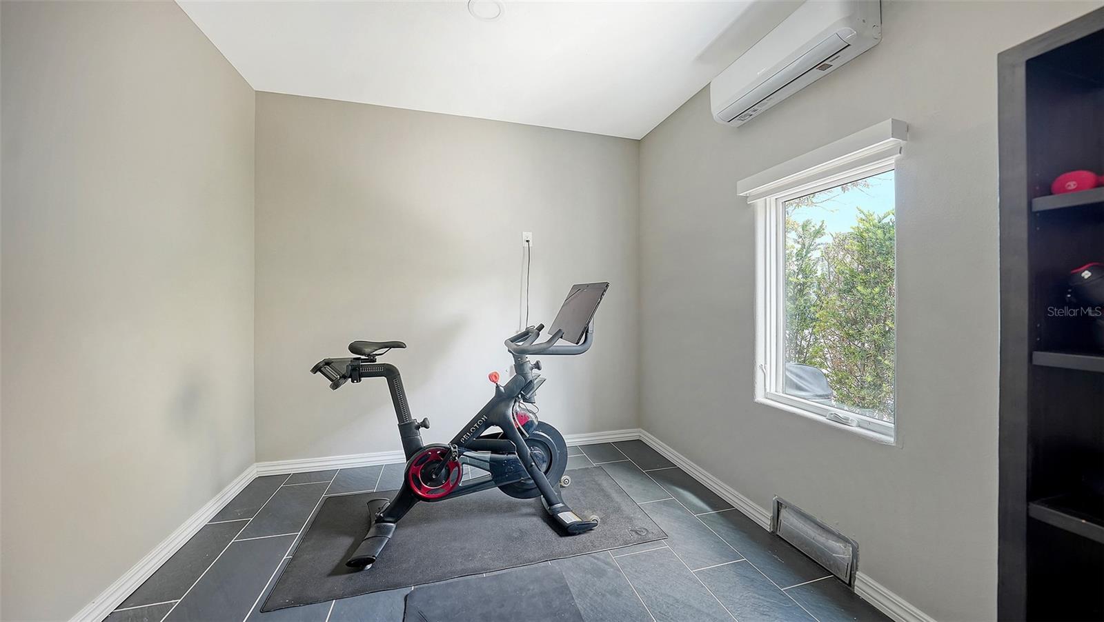 Image 34 of 53 For 795 Marbury Lane