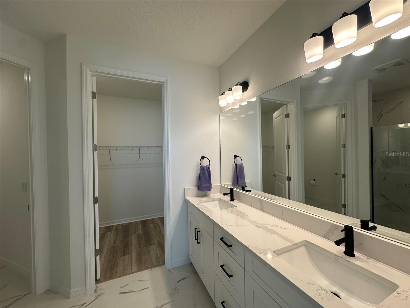 Image 13 of 24 For 18091 Cherished Loop