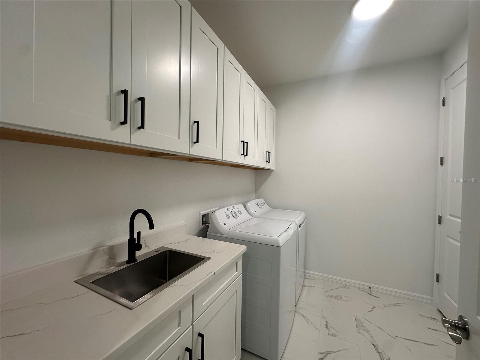 Image 21 of 24 For 18091 Cherished Loop