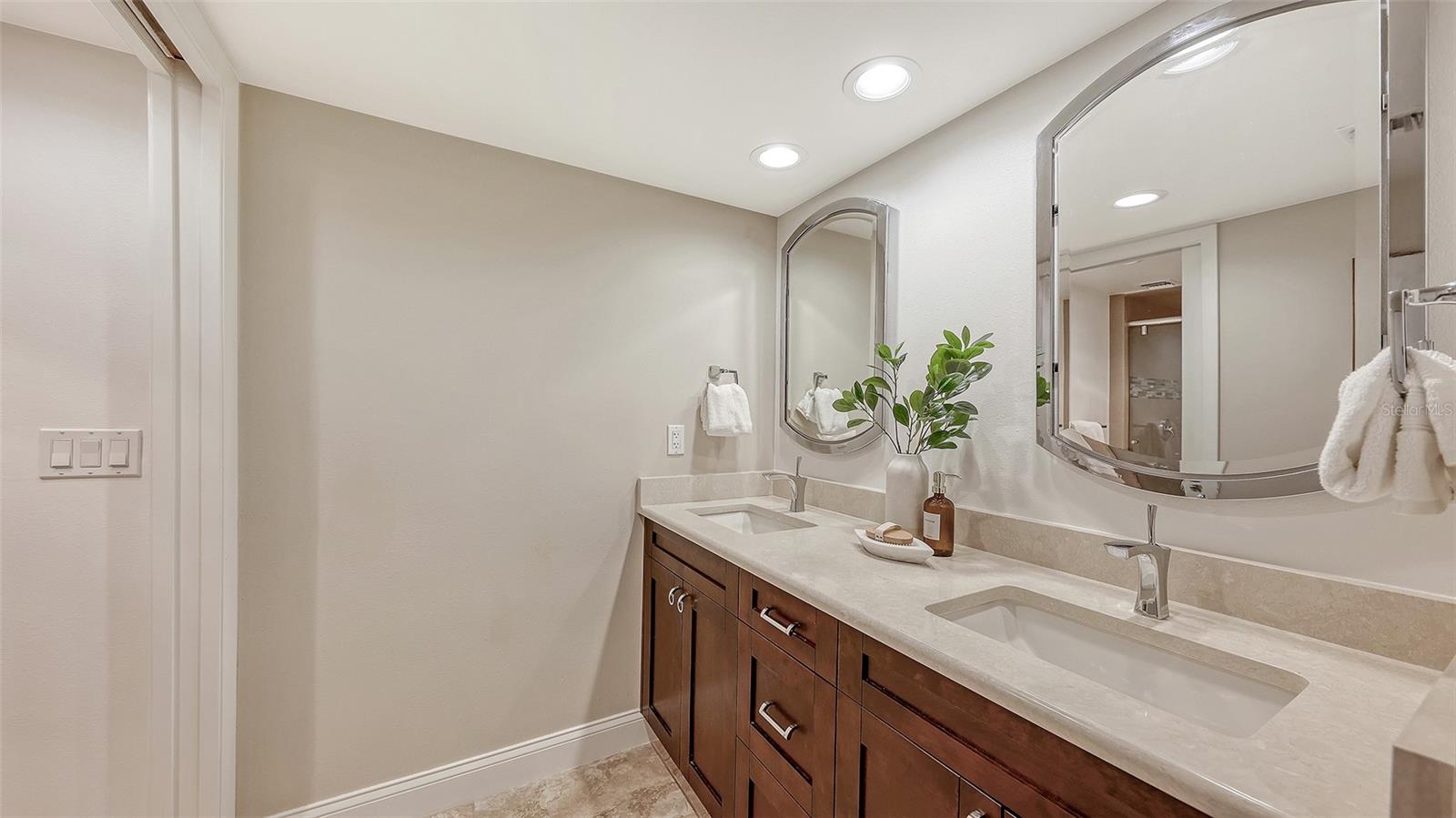 Image 19 of 43 For 2109 Gulf Of Mexico Drive 1303