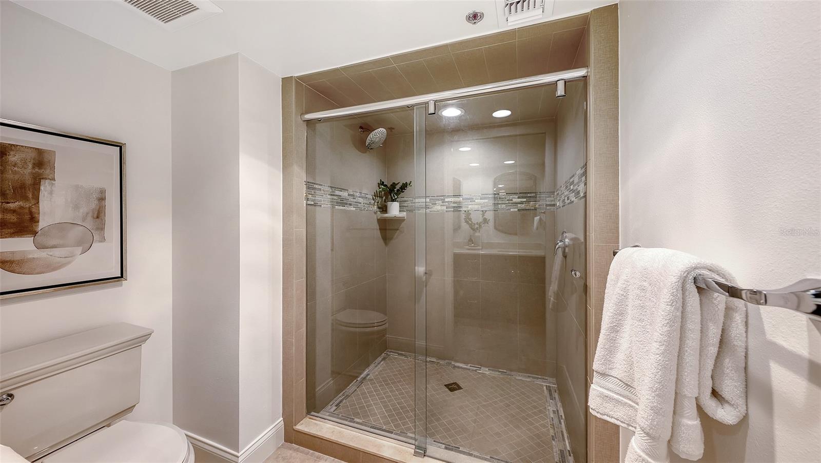 Image 21 of 43 For 2109 Gulf Of Mexico Drive 1303