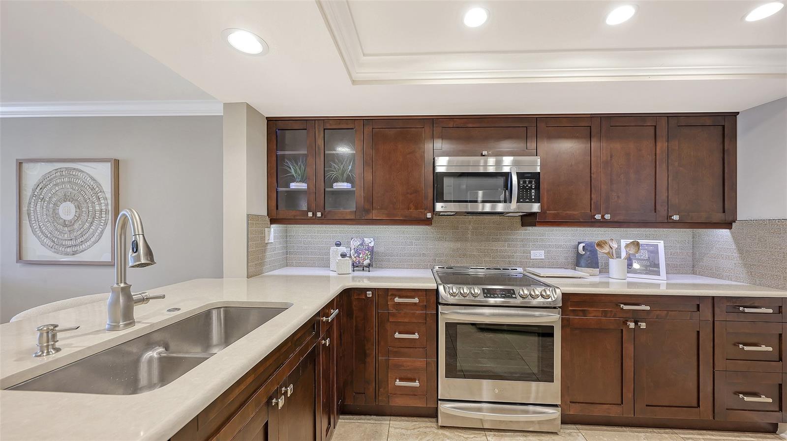 Image 6 of 43 For 2109 Gulf Of Mexico Drive 1303