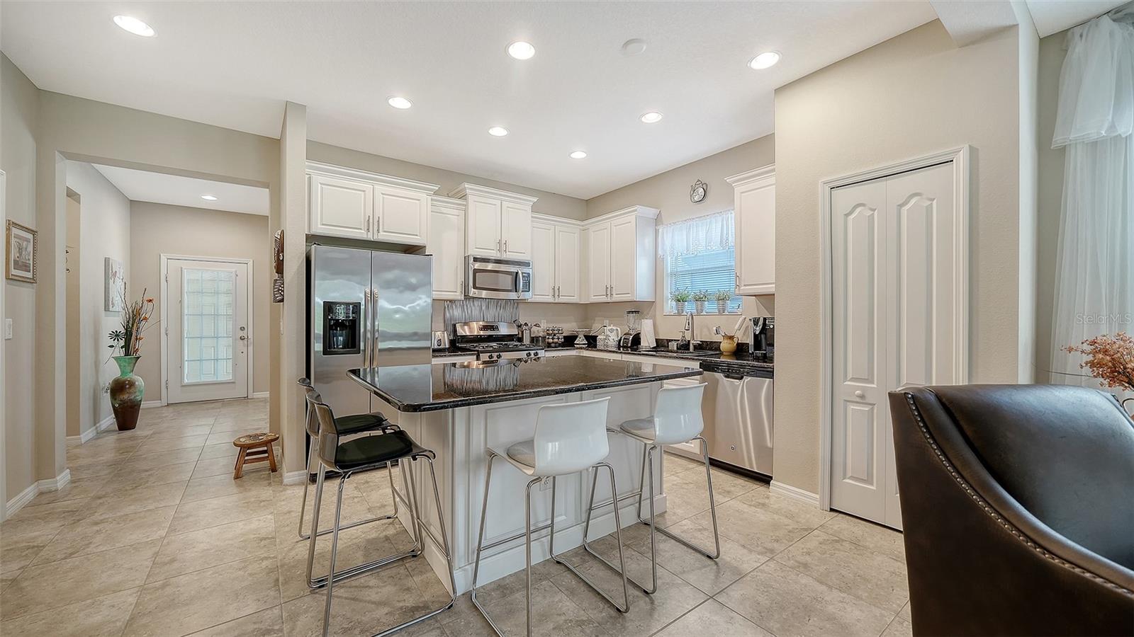 Image 10 of 26 For 5356 Fairfield Boulevard