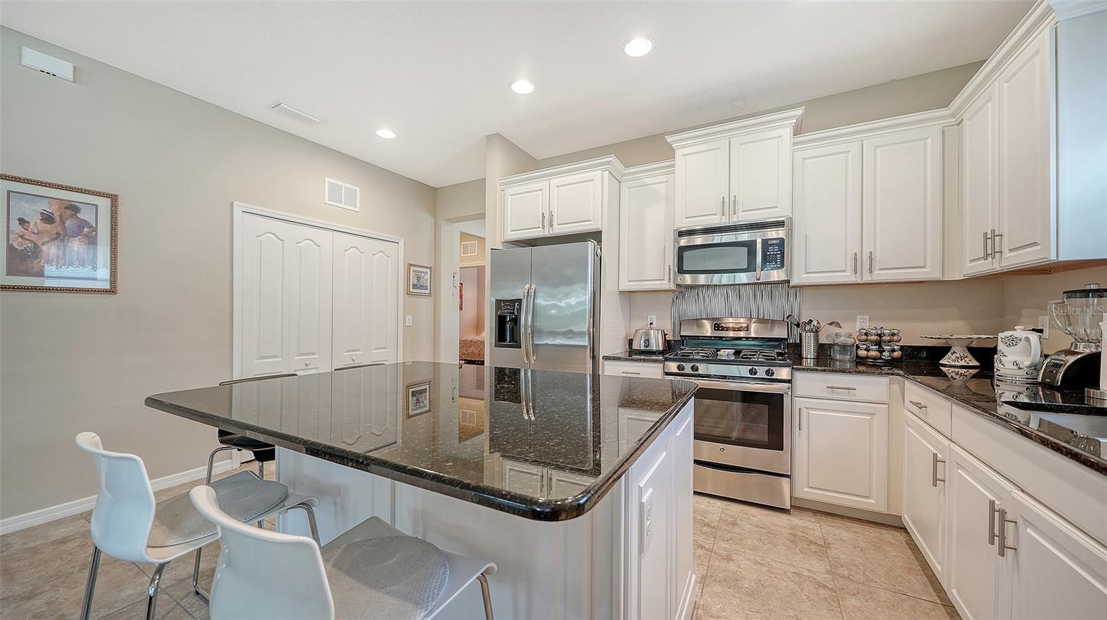 Image 12 of 26 For 5356 Fairfield Boulevard