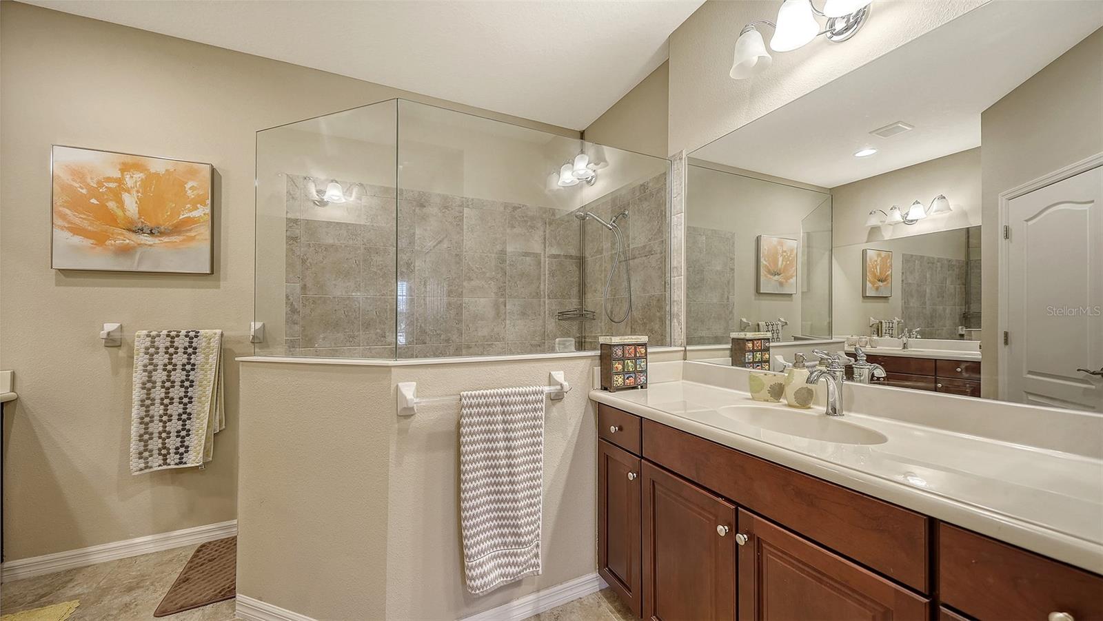 Image 14 of 26 For 5356 Fairfield Boulevard