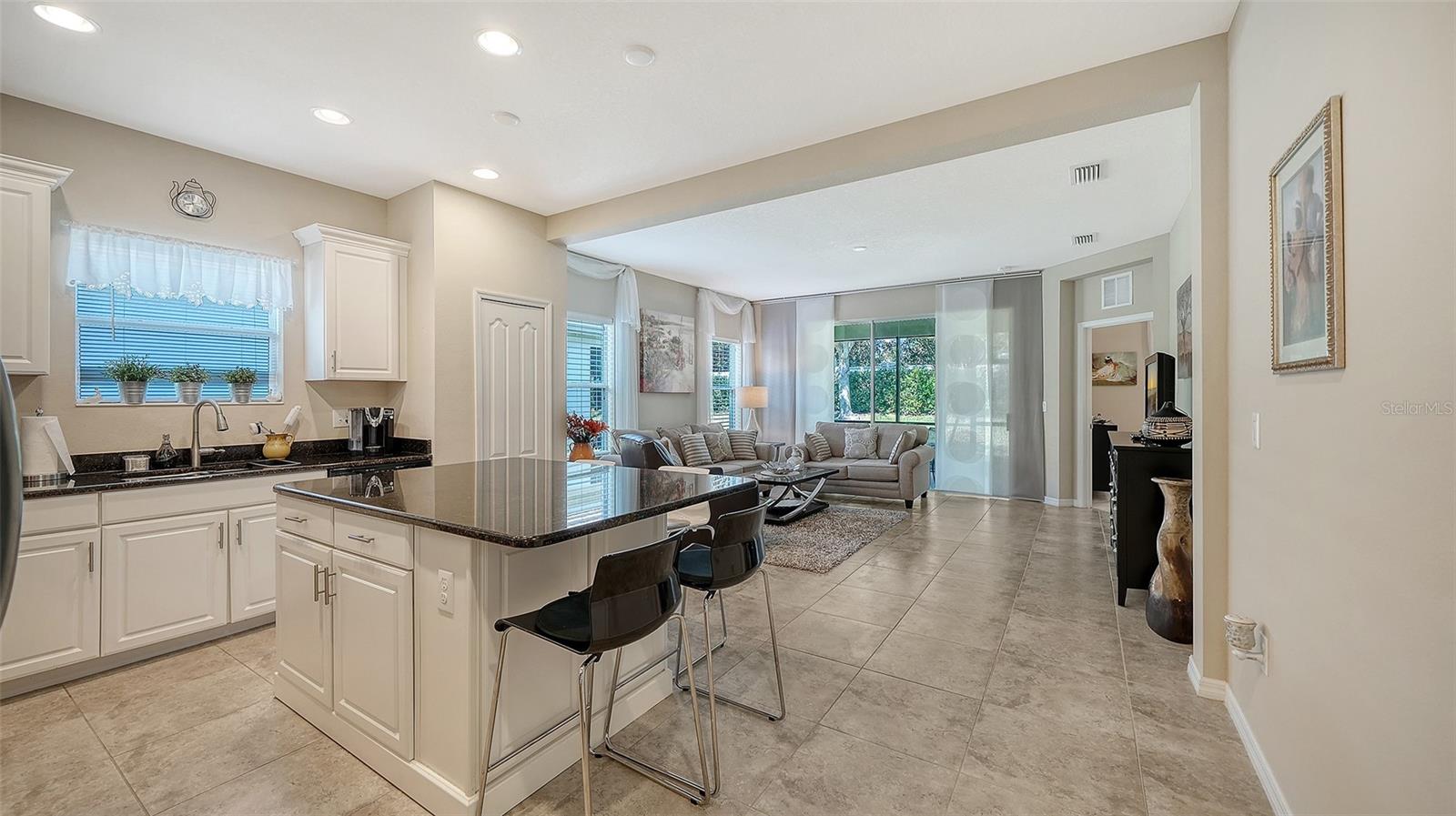 Image 7 of 26 For 5356 Fairfield Boulevard