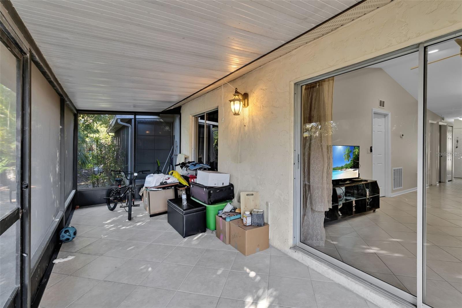 Image 29 of 36 For 5370 Royal Palm Avenue 5370