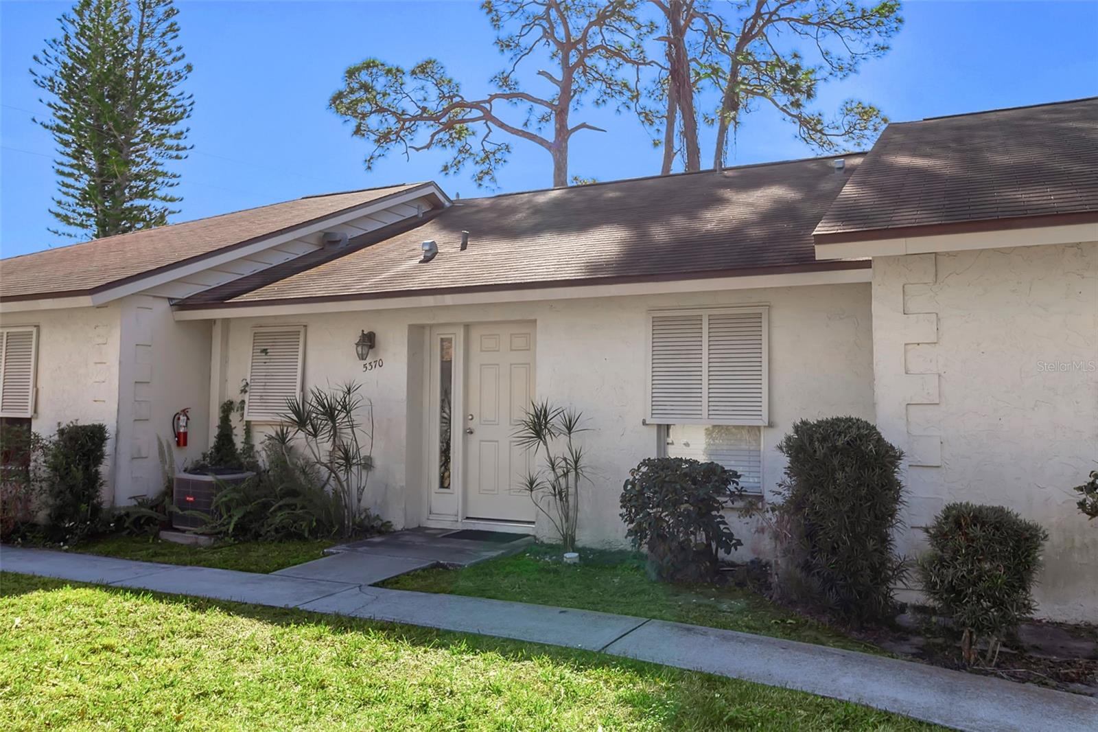 Image 3 of 36 For 5370 Royal Palm Avenue 5370