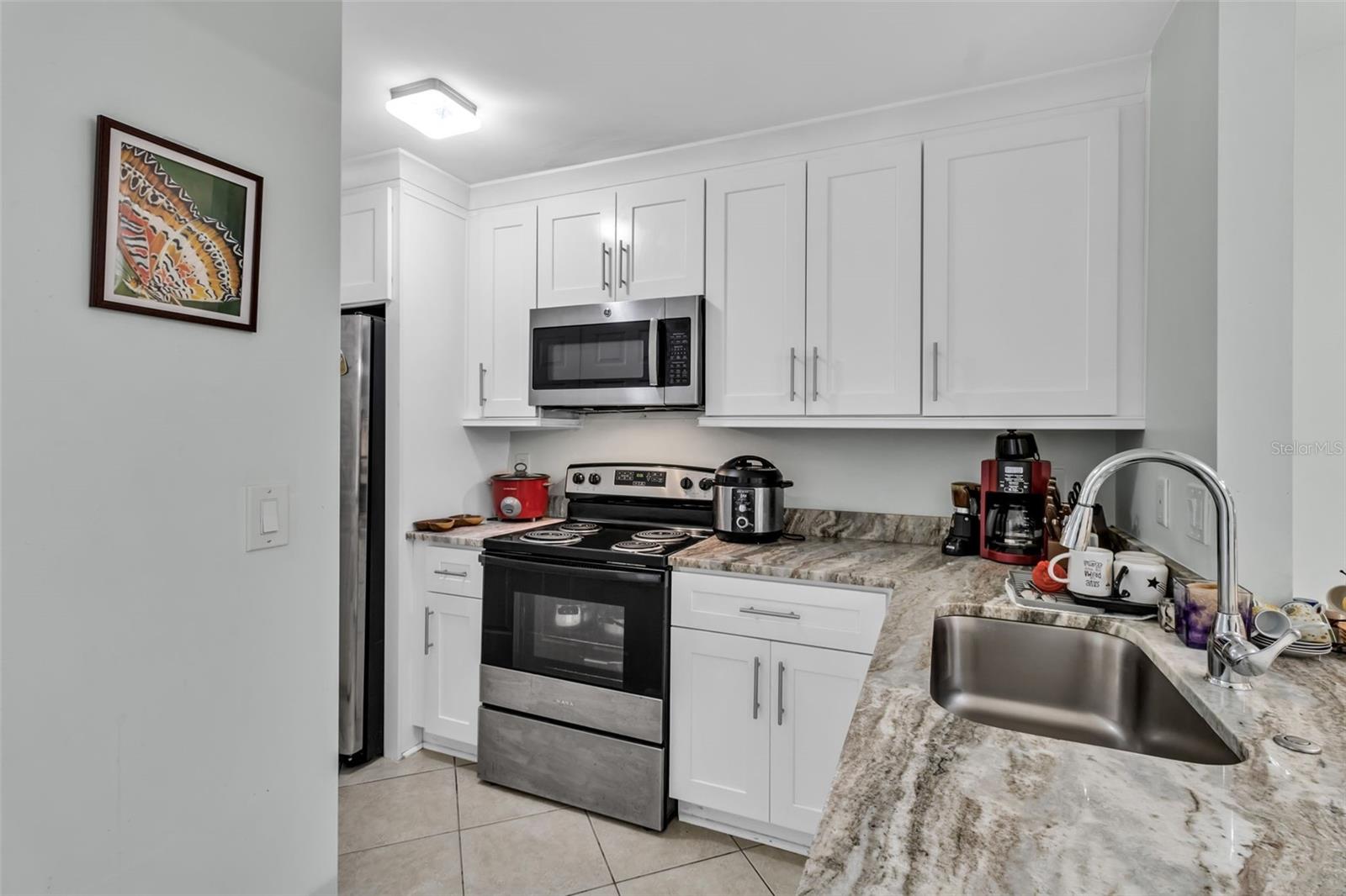 Image 7 of 36 For 5370 Royal Palm Avenue 5370