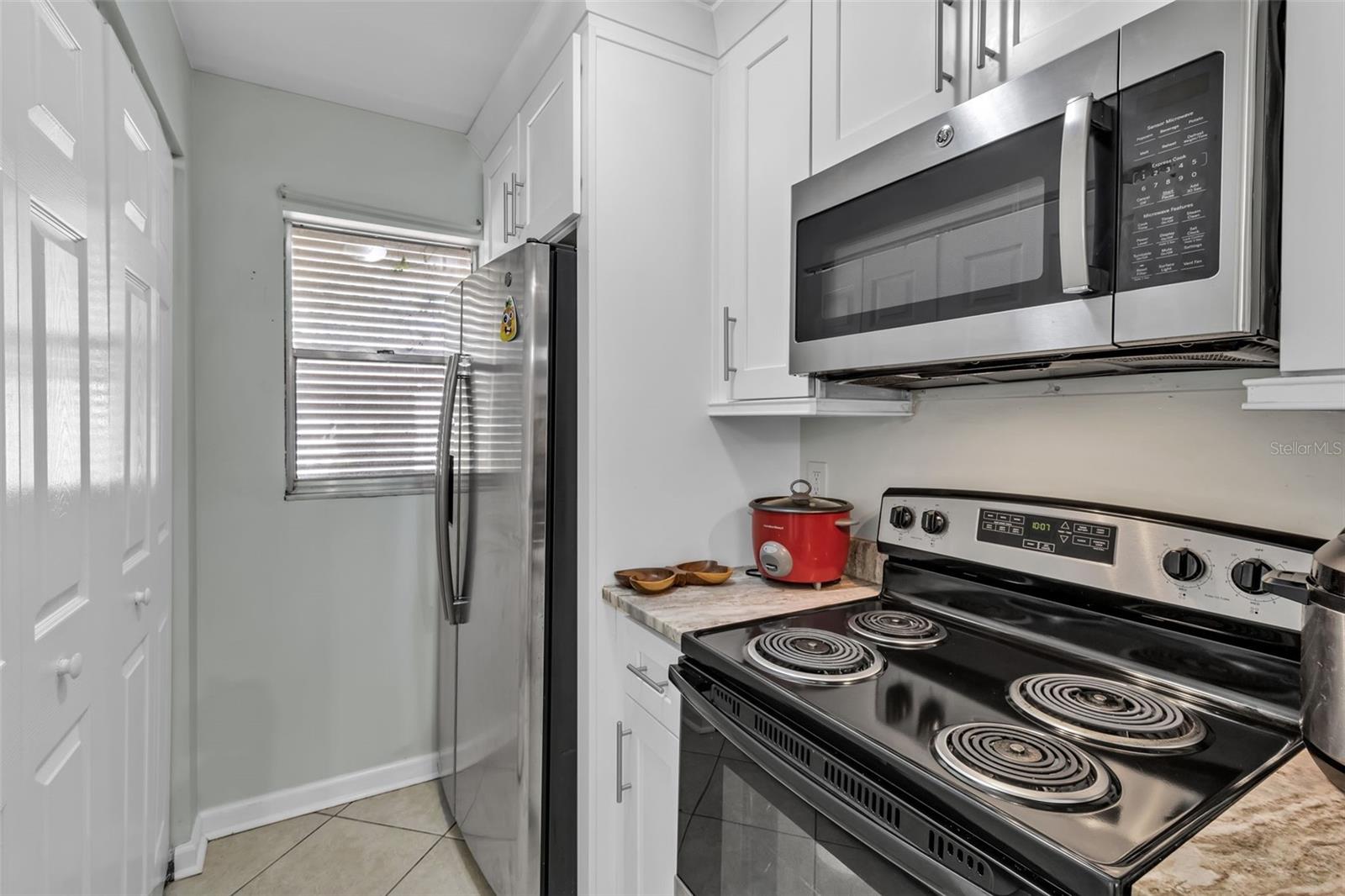 Image 9 of 36 For 5370 Royal Palm Avenue 5370