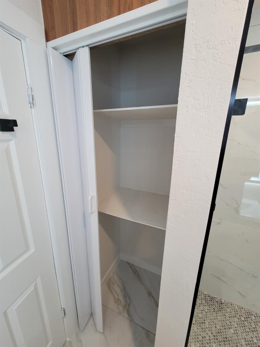 Image 27 of 51 For 2784 Martin Street