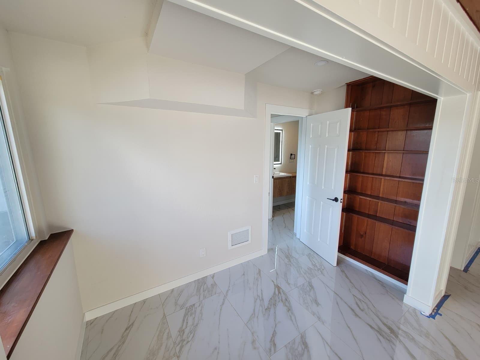 Image 32 of 51 For 2784 Martin Street