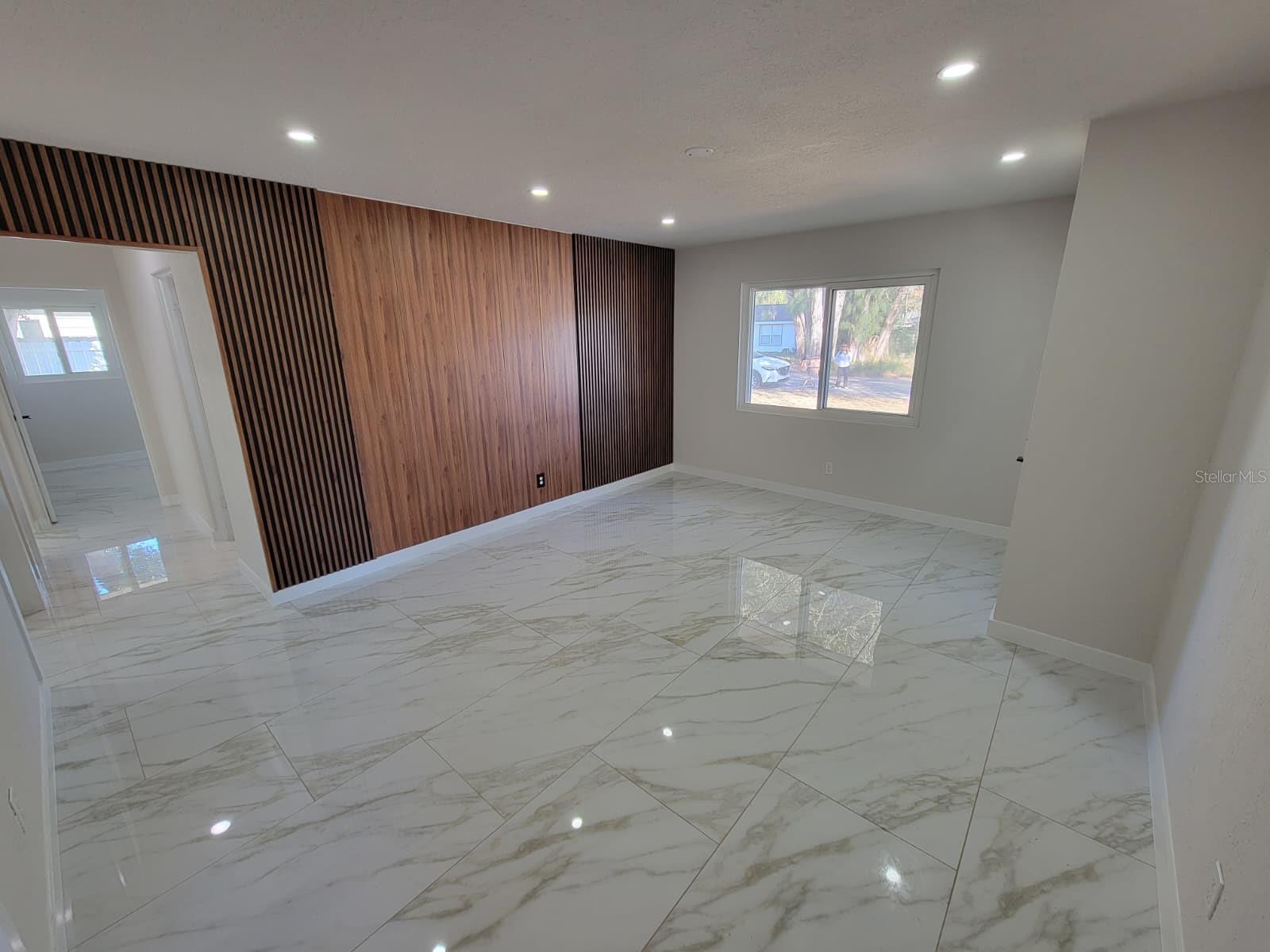 Image 36 of 51 For 2784 Martin Street