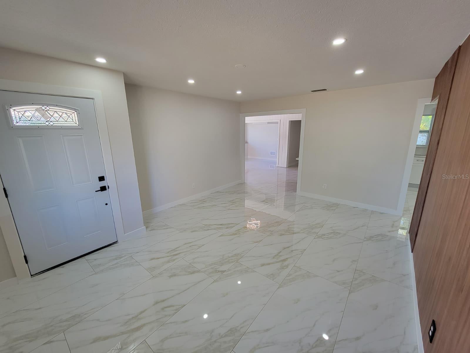 Image 39 of 51 For 2784 Martin Street