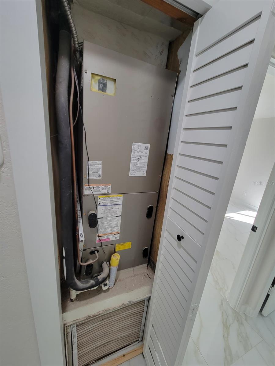 Image 41 of 51 For 2784 Martin Street