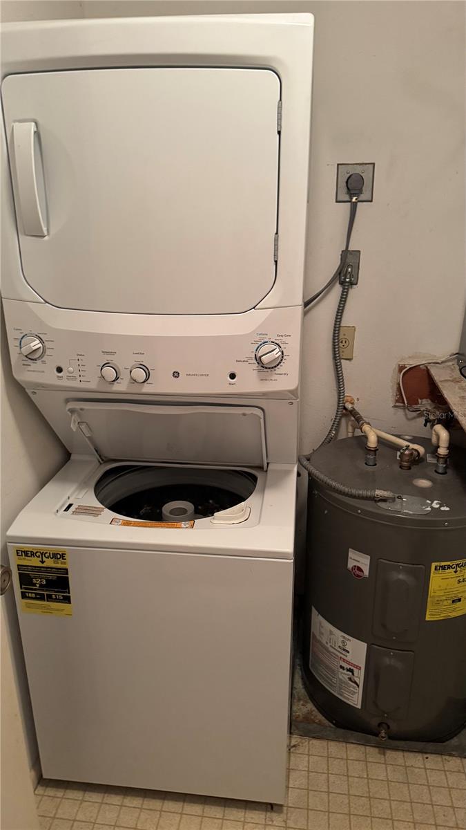 Image 11 of 16 For 4640 Weybridge  12