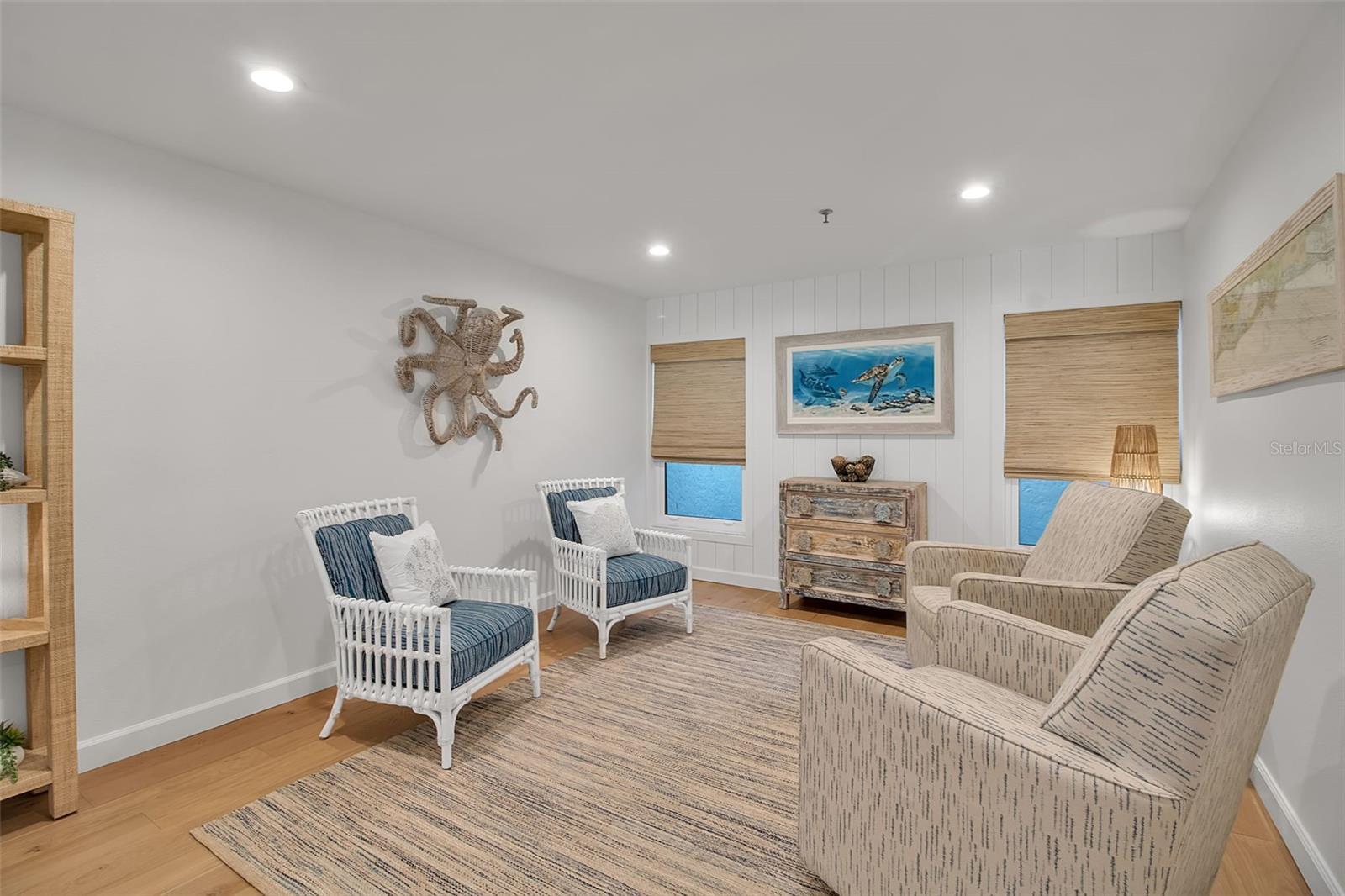 Image 11 of 75 For 2123 Harbourside Drive 903