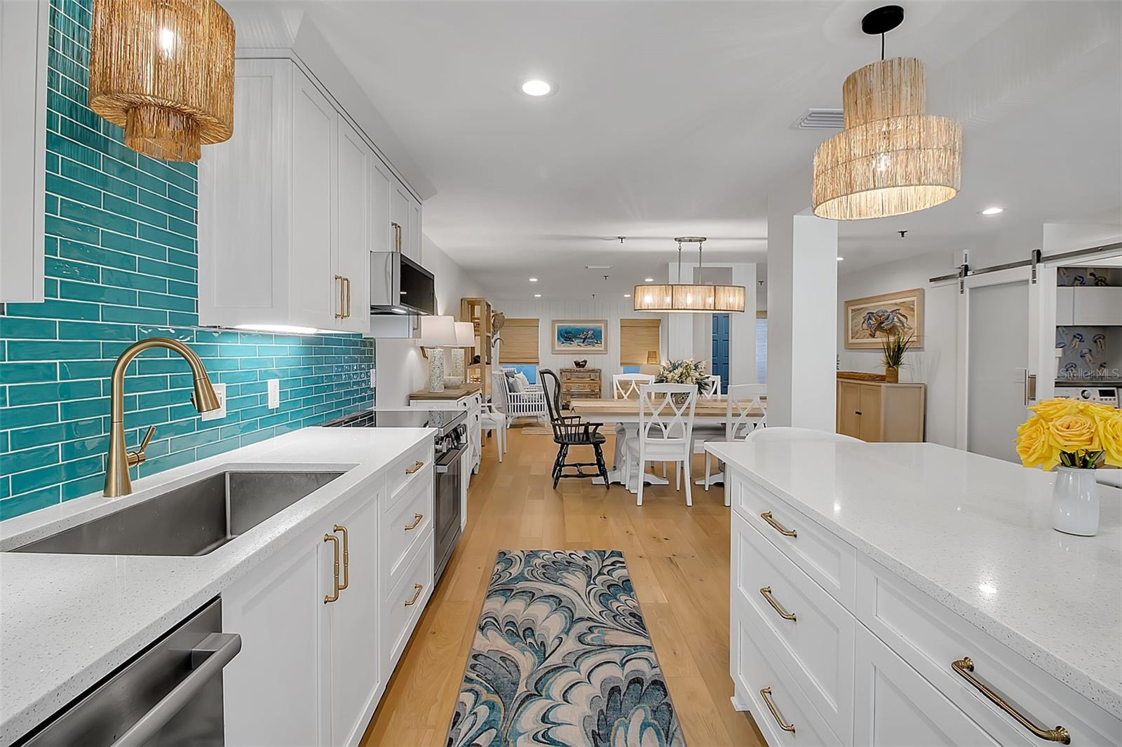 Image 21 of 75 For 2123 Harbourside Drive 903